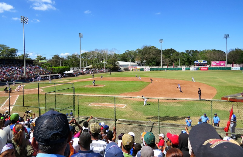 Crowds at the Yamil Rios Ugarte Stadium